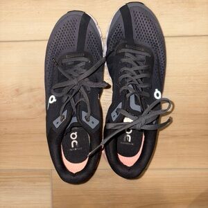 Women's On Cloud X size 7